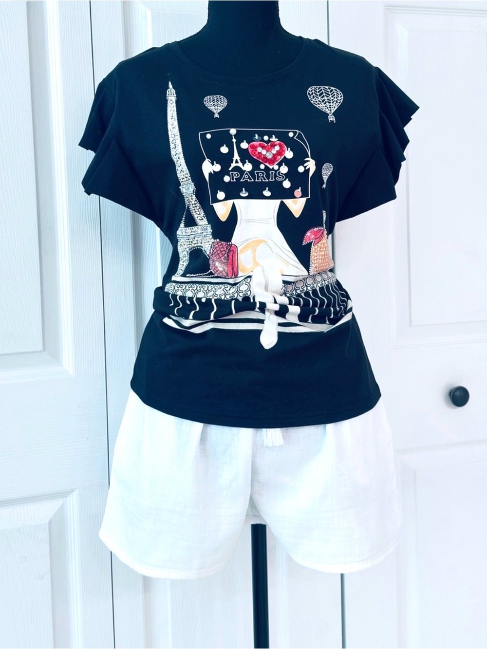 IN2YOU ~ Women’s black short sleeve sequined bling bling tee top size M
